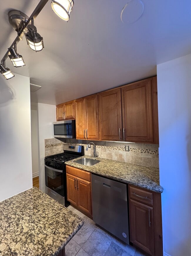 Building Photo - Bristol Court