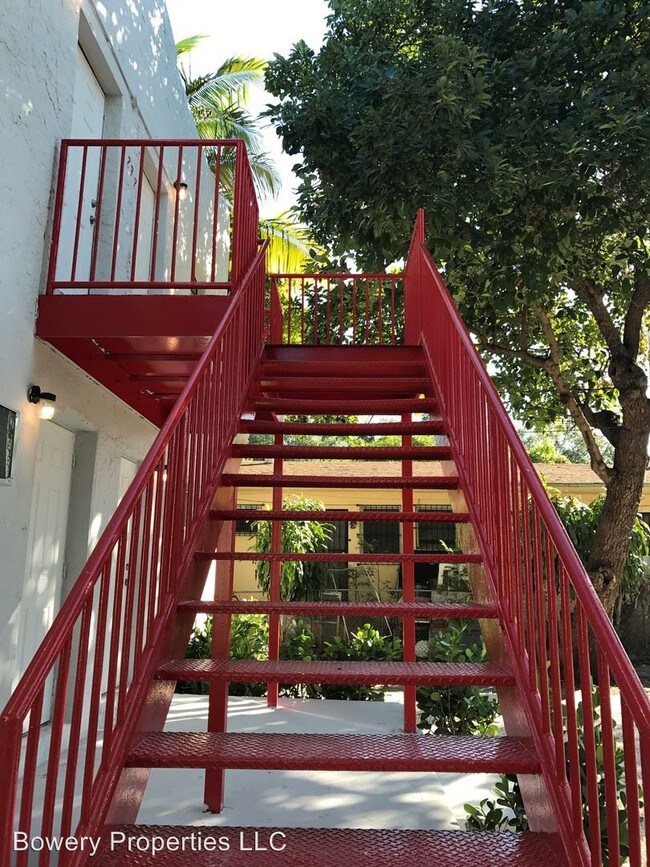 Foto del edificio - 237 NE 58th St