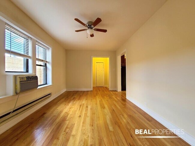 Foto del edificio - 1 bedroom in CHICAGO IL 60613
