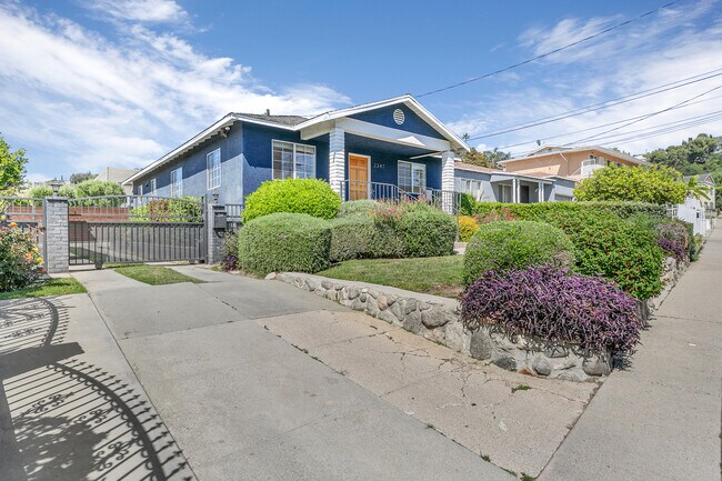 Foto del edificio - 2347 Moss Ave