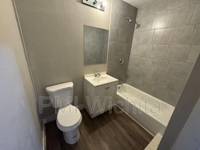 Foto del edificio - 212 Main St