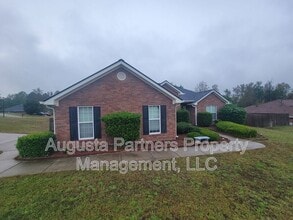 Building Photo - 1500 Cedar Hill Trail