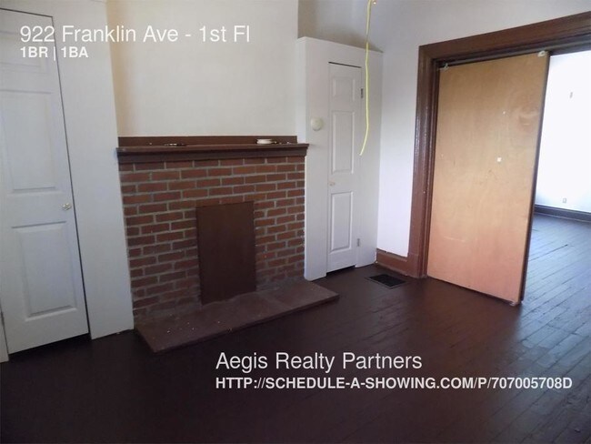 Building Photo - 922 Franklin Ave