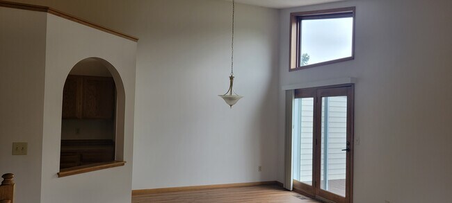 Building Photo - 15757 Griffon Path