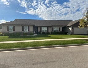 Building Photo - 7676 Western Gailes Dr