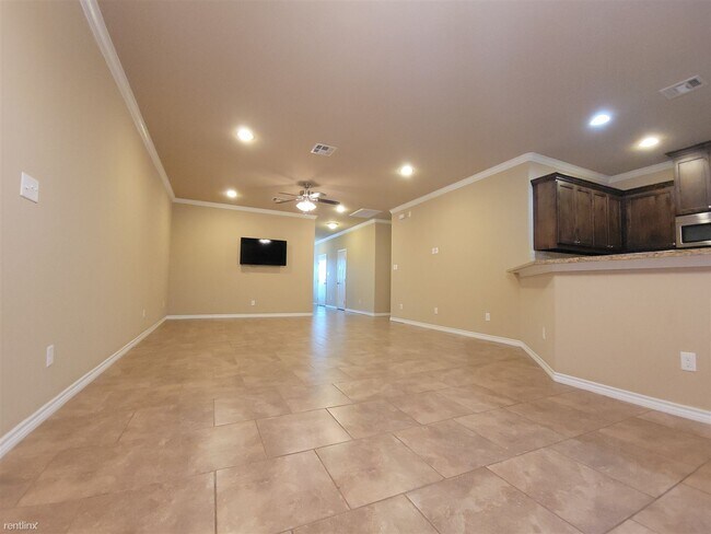 Foto del edificio - 4 br, 4 bath 4plex - 4168 Golden Eagle Dr A