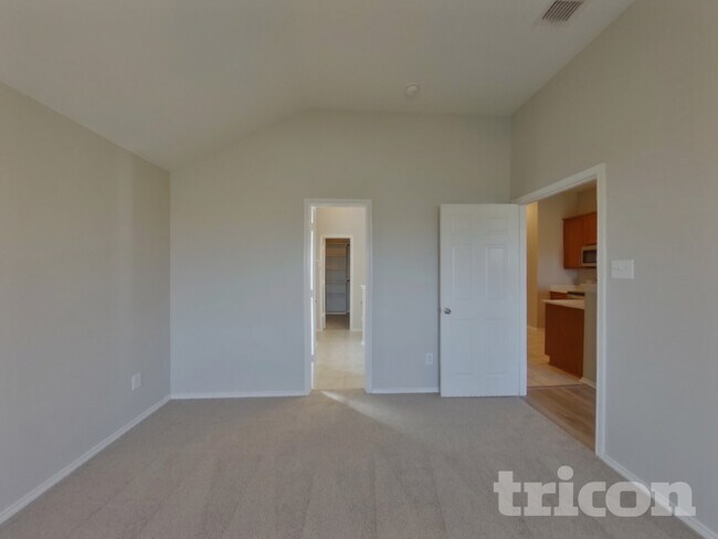 Building Photo - 1228 Artesia Dr