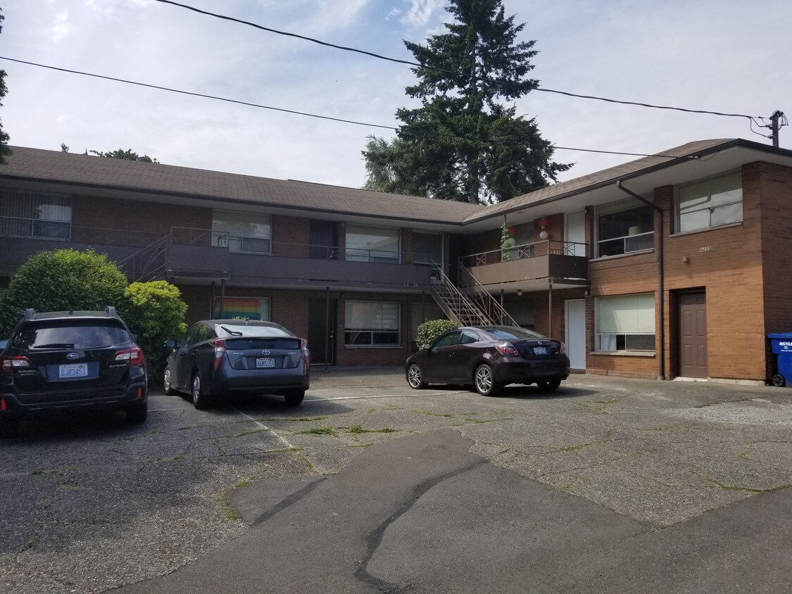 Primary Photo - 4255 Gilman Ave W