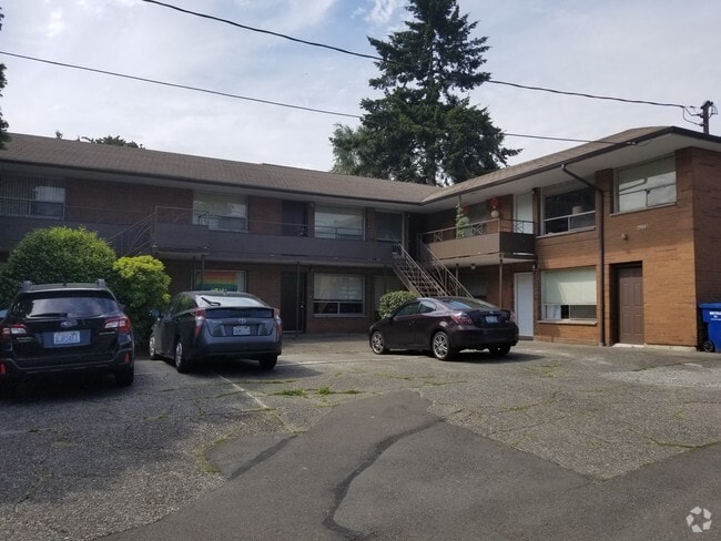 Building Photo - 4255 Gilman Ave W
