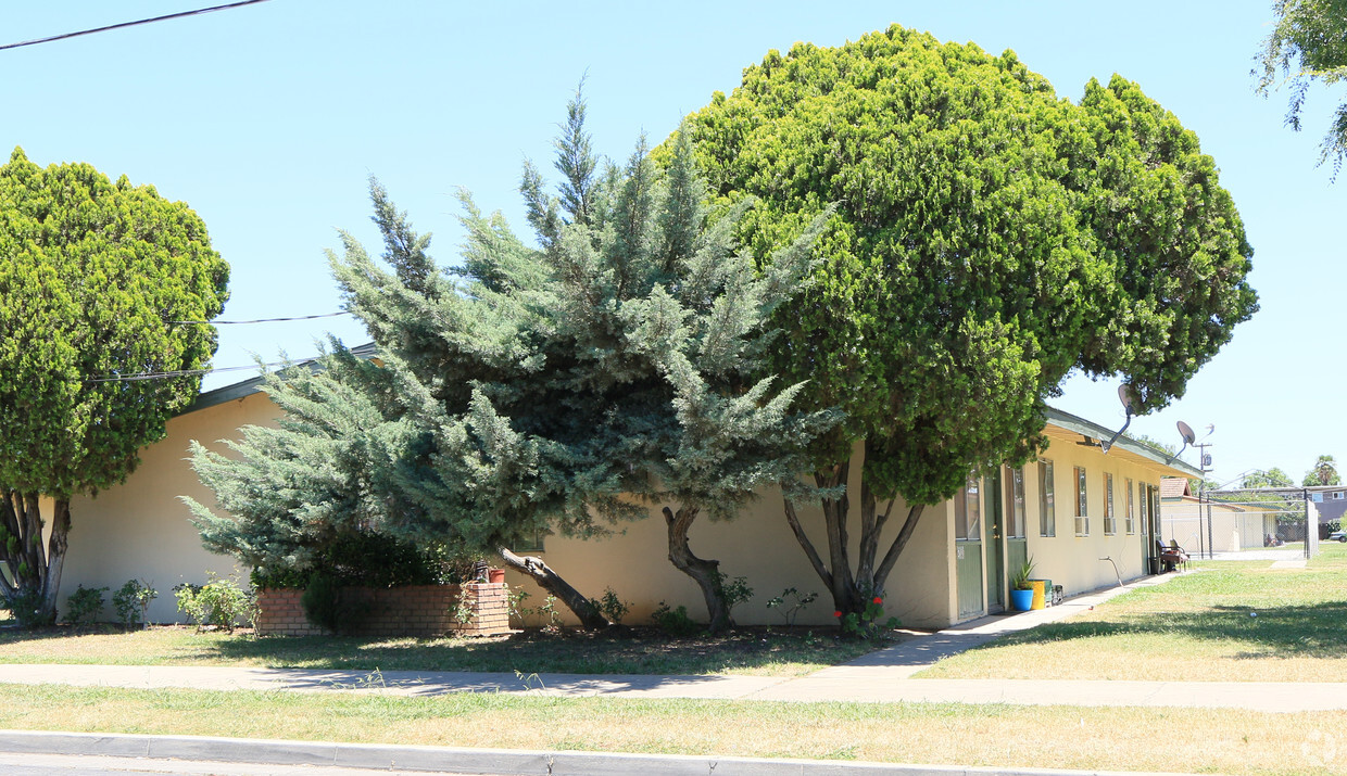 Primary Photo - Campus Garden Apartments