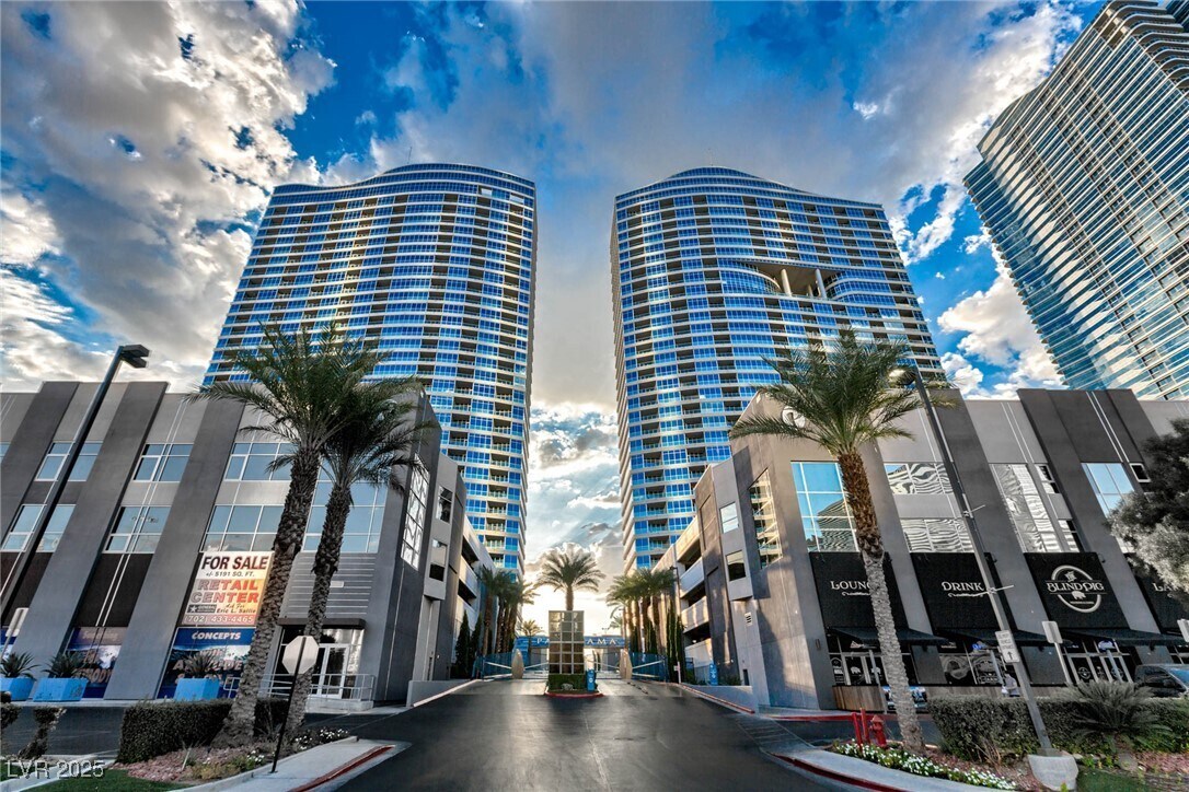 Foto principal - 4525 Dean Martin Dr