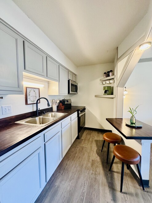 Building Photo - Lakewood Hills Apartments