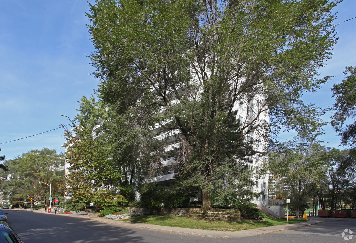 Building Photo - Shallmar Court Apartments
