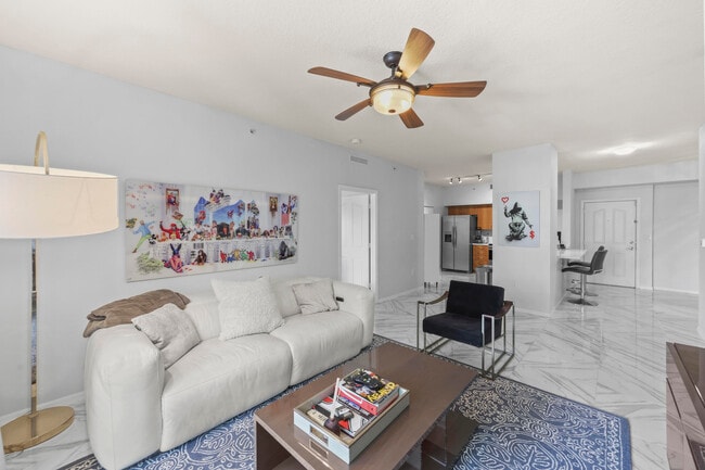 Building Photo - 250 NE 3rd Ave