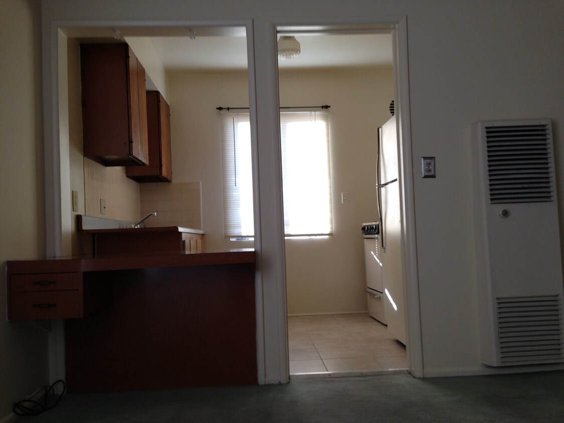 Primary Photo - 1315 N Kingsley Dr