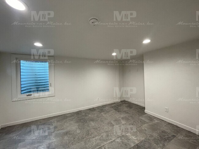 Foto del edificio - 610 S Loomis Ave