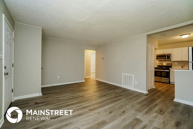 Building Photo - 5103 Dimson Dr N