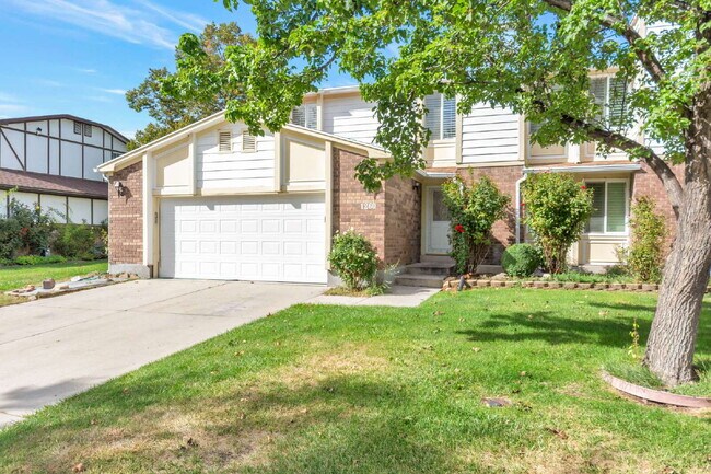Building Photo - Charming 3-Bedroom Taylorsville Home with 3.5 Baths and Spacious Living