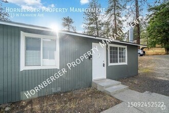 Building Photo - 1713 W Fairview Ave