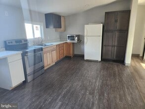 Building Photo - 164 Rudolph Ct