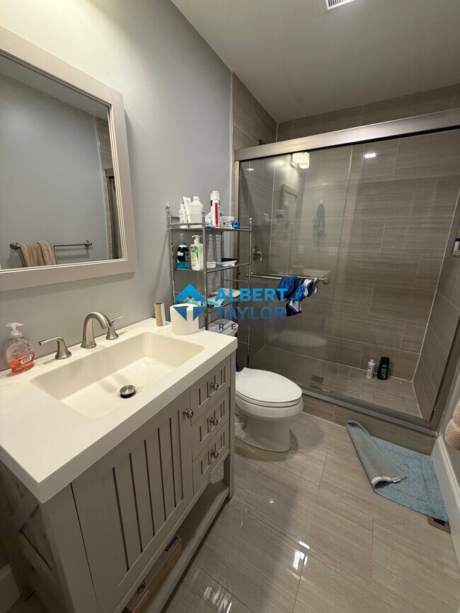 Building Photo - 29 Darling St