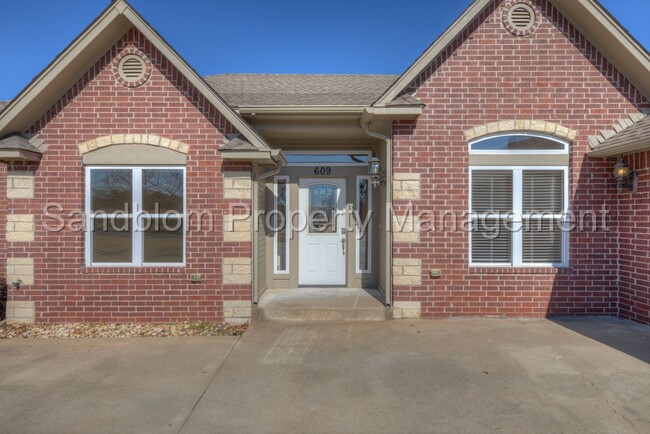 Building Photo - For Lease | Sand Springs | $2200 Rent