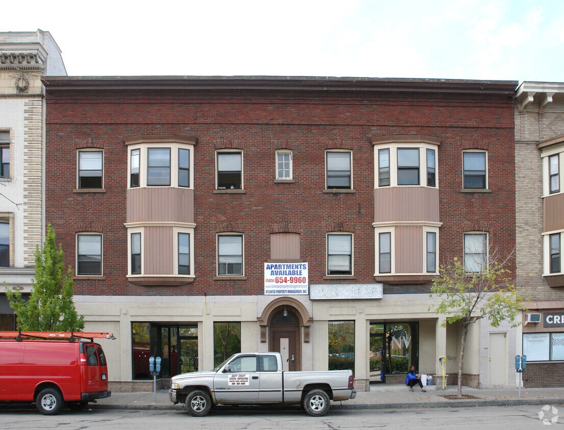 Building Photo - 117-121 Liberty Pole Way