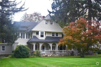 Building Photo - 32 Oakland Ave