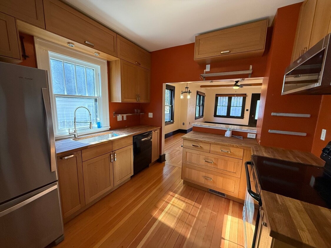 Primary Photo - 228 8th Ave SE