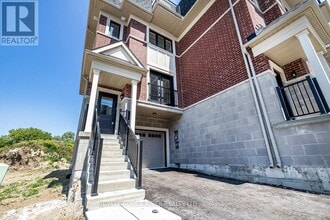 Building Photo - 10 Marret Ln