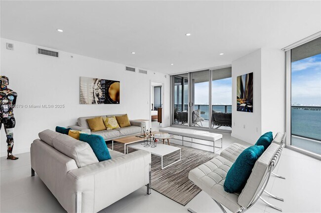 Foto del edificio - 488 NE 18th St