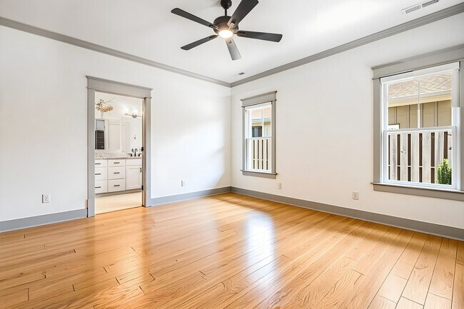 Foto del edificio - Modern 3-Bedroom Home in The Cottages at Avery Creek