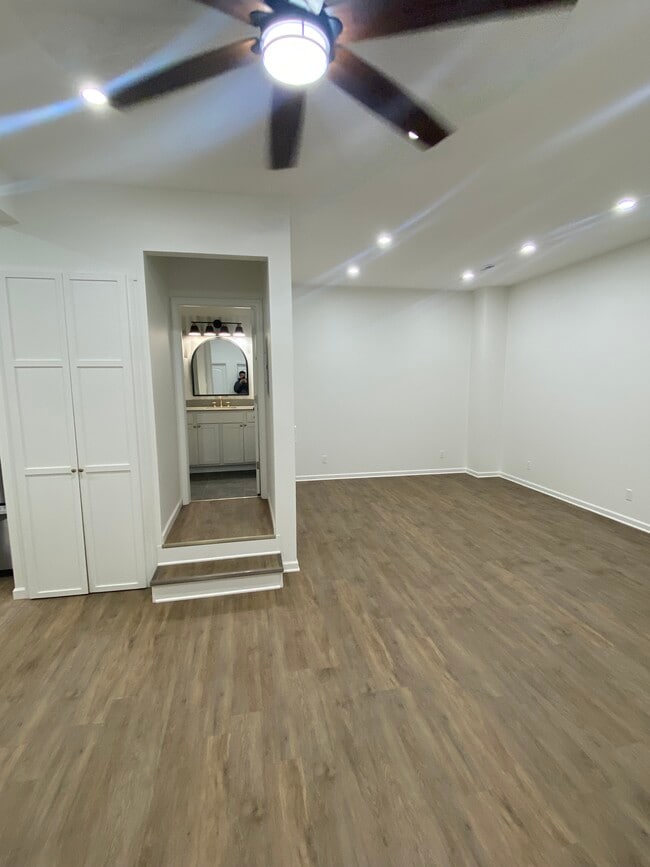 Building Photo - 203 E Ellsworth St