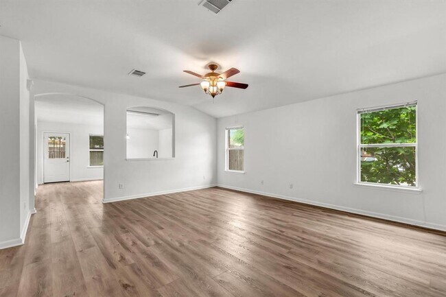 Building Photo - 609 Golden Gate Dr