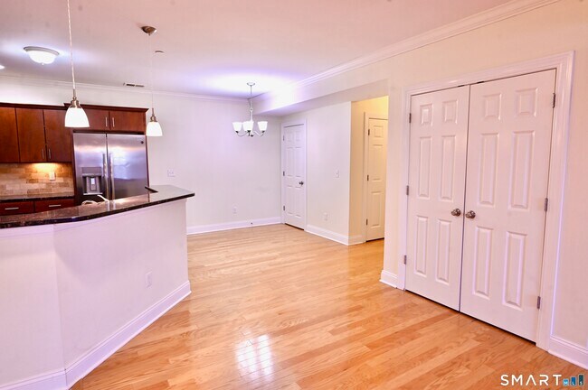 Foto del edificio - 95 South Ridge Lane