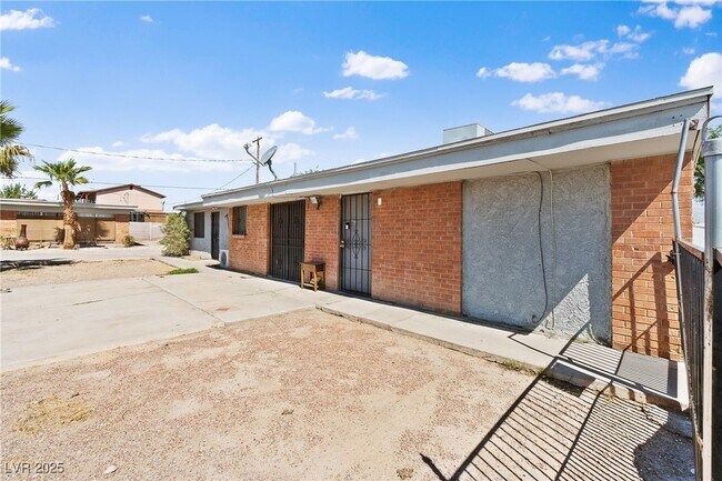 Foto del edificio - 2529 N Webster St