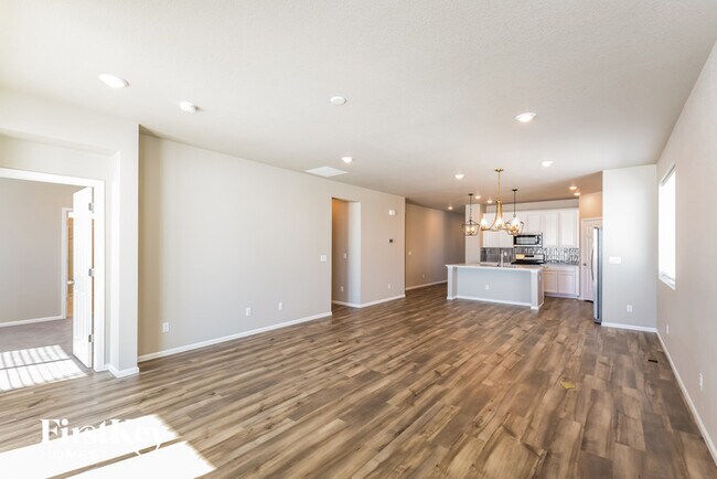 Building Photo - 964 Alpine Aven