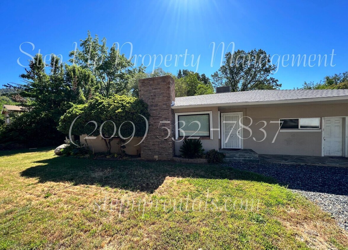 Primary Photo - 2 Bedroom 2 Bath Home Walking Distance To ...