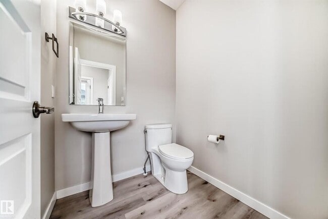 Building Photo - 6536 Chappelle Vis S W