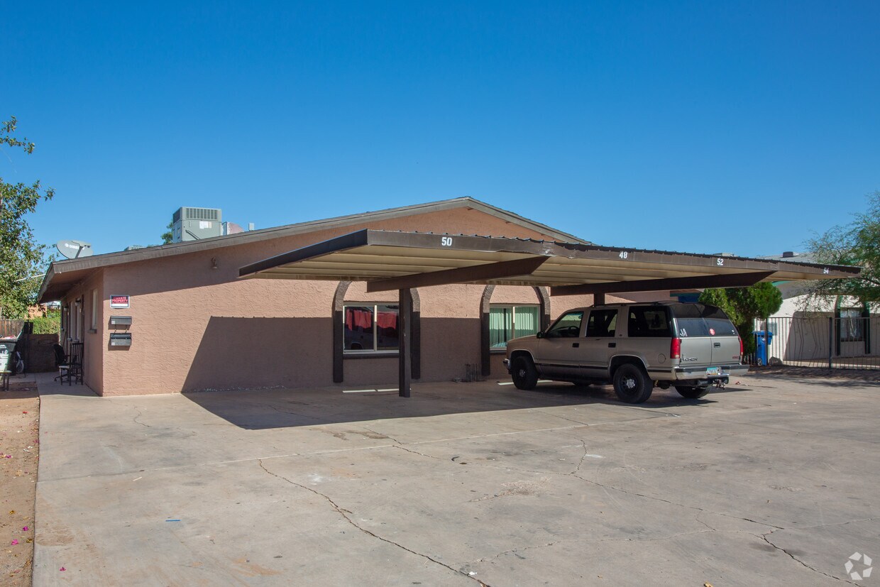 Exterior - 48-61 E Ingram St