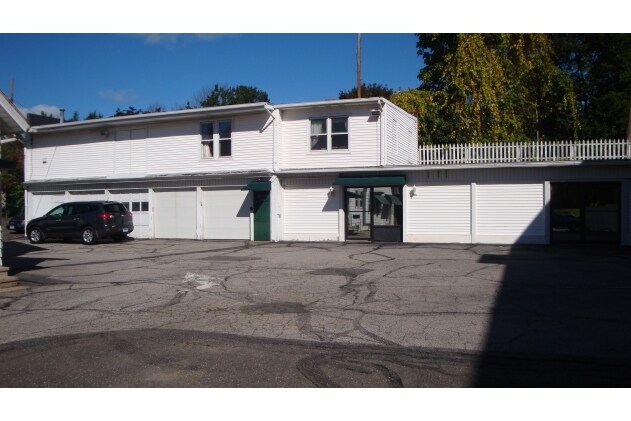 Building Photo - 1591 E Main St