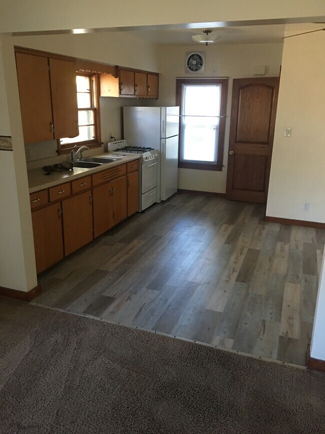 Foto del edificio - 1136 S Wolf Lake Rd