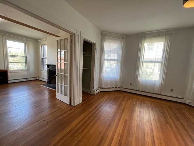 Building Photo - 550 George