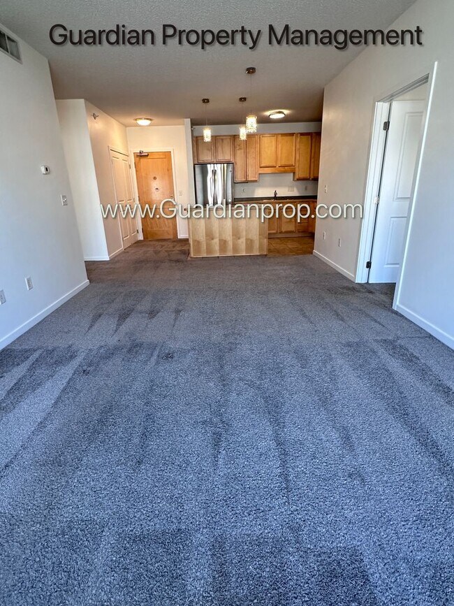 Foto del edificio - South East Minneapolis Condo, Garage, Dishwasher, 2nd Floor
