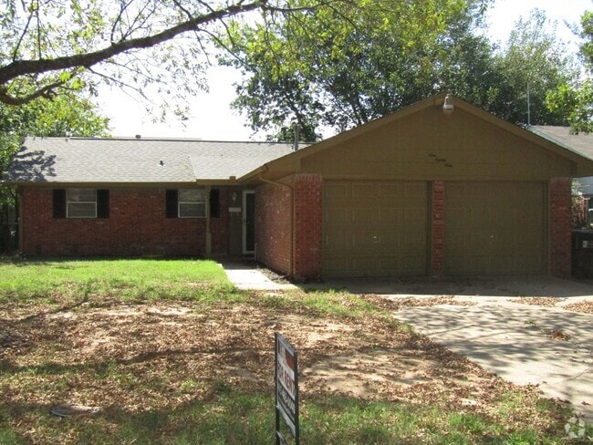 Building Photo - 989 Barkley Cir