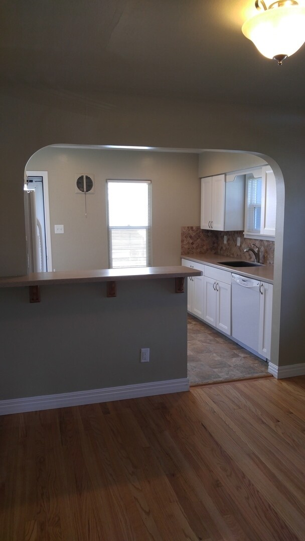 Building Photo - Available soon!! Newly Renovated Shadle Di...
