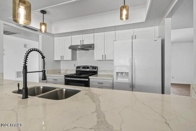 Building Photo - 3431 W Acoma Dr