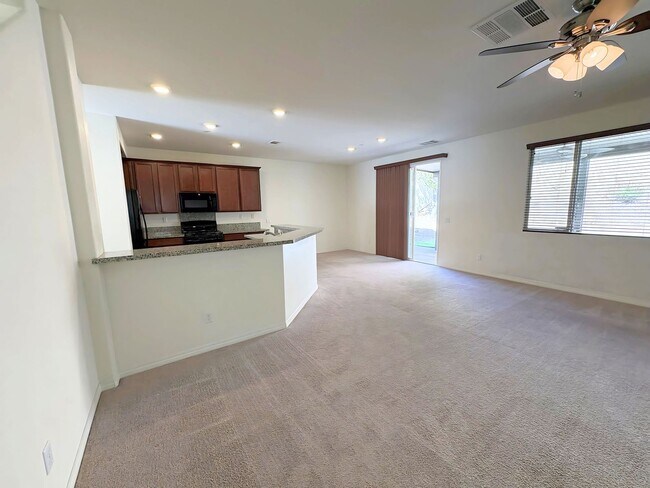 Building Photo - Rosena Ranch 3 Bedroom home