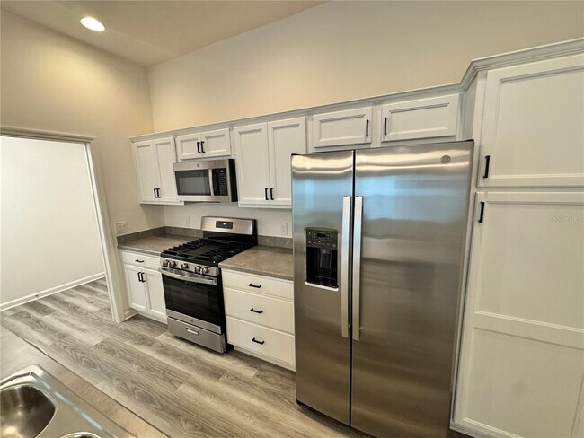 Foto del edificio - 854 Morley Ave