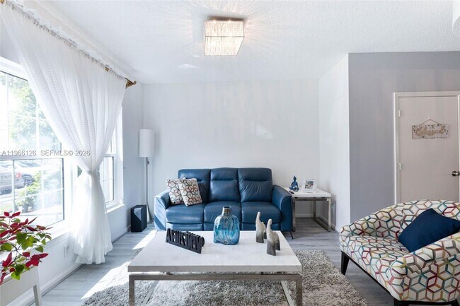 Foto del edificio - 9925 NW 57th Manor